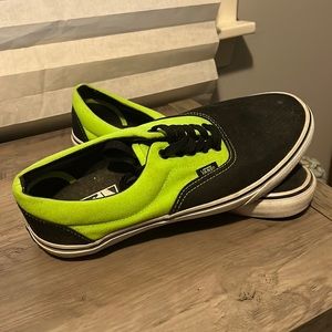Black and green vans. Mens 9, women’s 10.5 Great condition